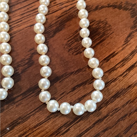 Vintage Pearl Necklace - Picture 4 of 6
